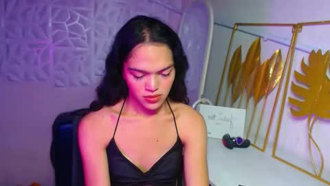 Snapshot of servicedoll18 chatting on December 2, 2025, 3:18 pm Bella online show from December 2, 2025, 3:18 pm