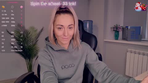 Snapshot of sexberry_ chatting on December 28, 2024, 6:49 am Melissa online show from December 28, 2024, 6:49 am