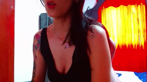 Snapshot of sexmilkdirty chatting on September 26, 2025, 7:18 pm sexmilkdirty online show from September 26, 2025, 7:18 pm