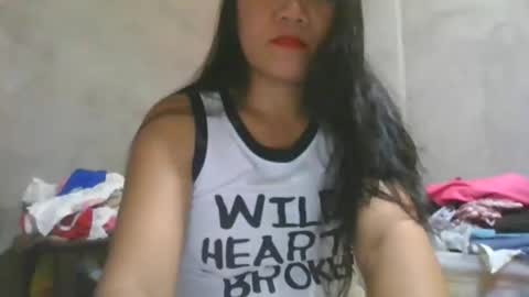 Snapshot of sexxxymomsh chatting on April 4, 2026, 2:43 am sexxxymomsh online show from April 4, 2026, 2:43 am