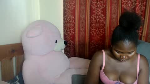 sexxypritty online show from September 30, 2025, 6:40 am