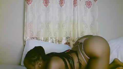 Snapshot of sexy_ariana_2 chatting on February 24, 2025, 10:04 am Ariana online show from February 24, 2025, 10:04 am