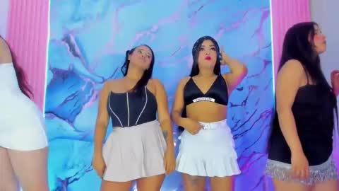 Snapshot of sexy_bitches_bisex chatting on November 11, 2025, 9:37 pm Zara and Leidy online show from November 11, 2025, 9:37 pm