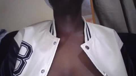 sexy_butty01 online show from December 16, 2025, 10:04 pm