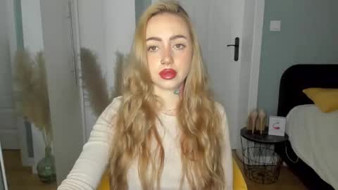 C o r a l i e online show from May 7, 2026, 6:52 am