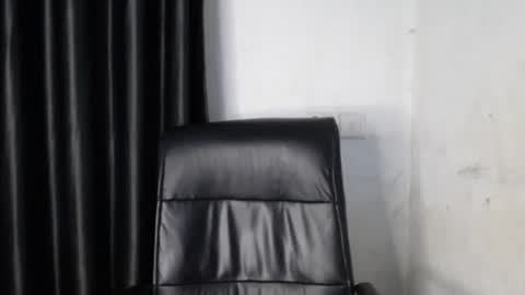 Snapshot of sexy_dick_drainer chatting on October 24, 2025, 8:49 pm TAISHA online show from October 24, 2025, 8:49 pm