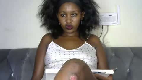 Snapshot of sexy_ebony_bliss chatting on December 5, 2024, 11:40 pm adasa online show from December 5, 2024, 11:40 pm