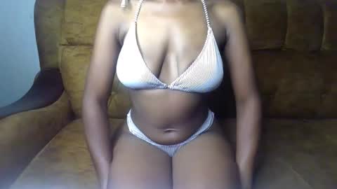 Snapshot of sexy_ellahh chatting on March 27, 2026, 2:06 am Ellahh online show from March 27, 2026, 2:06 am