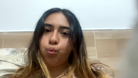 Snapshot of sexy_foxx_ chatting on February 16, 2025, 4:42 pm Antonella online show from February 16, 2025, 4:42 pm