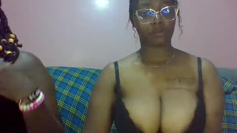 Snapshot of sexy_helle chatting on September 27, 2025, 10:59 pm sexy_helle online show from September 27, 2025, 10:59 pm