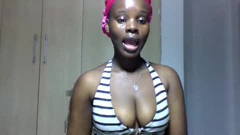 Snapshot of sexy_june chatting on September 14, 2025, 8:35 am sexy online show from September 14, 2025, 8:35 am