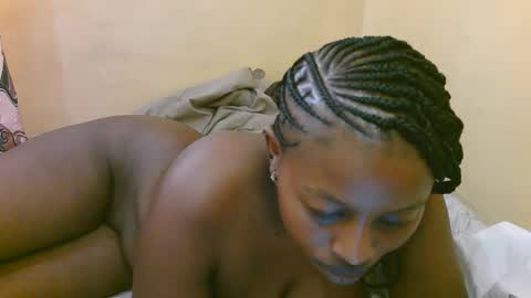 Snapshot of sexy_latasha chatting on September 30, 2025, 7:13 am sexy_latasha online show from September 30, 2025, 7:13 am