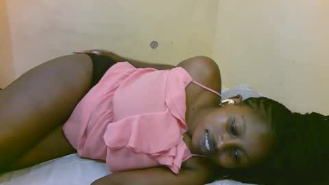 Snapshot of sexy_latasha chatting on October 9, 2025, 6:00 am sexy_latasha online show from October 9, 2025, 6:00 am