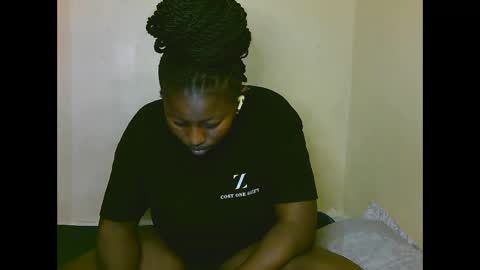 Snapshot of sexy_latasha chatting on October 16, 2025, 6:31 pm sexy_latasha online show from October 16, 2025, 6:31 pm