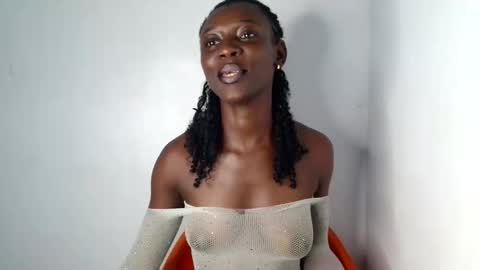 Snapshot of sexy_lilyyy chatting on September 26, 2025, 9:41 pm lily online show from September 26, 2025, 9:41 pm