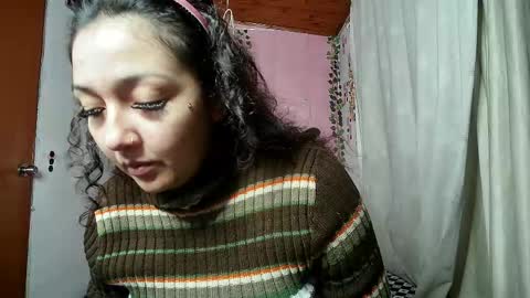 Snapshot of sexy_lolas chatting on May 18, 2026, 4:07 am sexy lolas online show from May 18, 2026, 4:07 am