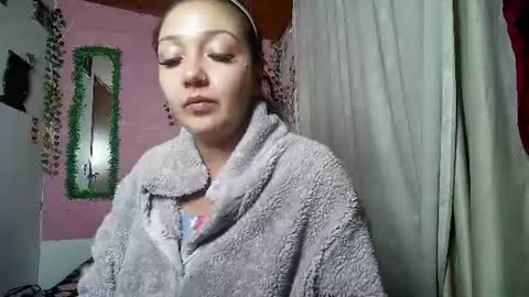 Snapshot of sexy_lolas chatting on June 14, 2026, 2:24 am sexy lolas online show from June 14, 2026, 2:24 am
