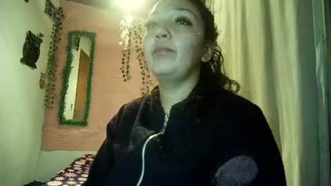 Snapshot of sexy_lolas chatting on June 18, 2026, 12:33 am sexy lolas online show from June 18, 2026, 12:33 am