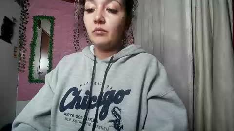 Snapshot of sexy_lolas chatting on June 22, 2026, 3:36 am sexy lolas online show from June 22, 2026, 3:36 am