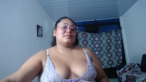 Snapshot of sexy_love_15 chatting on September 23, 2025, 6:05 am SIRENA LOVE online show from September 23, 2025, 6:05 am