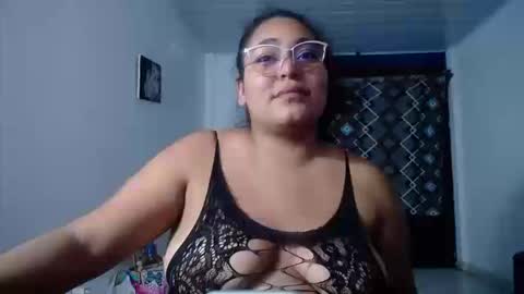 Snapshot of sexy_love_15 chatting on September 25, 2025, 7:23 am SIRENA LOVE online show from September 25, 2025, 7:23 am