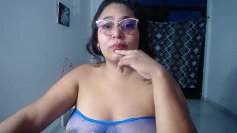 Snapshot of sexy_love_15 chatting on November 2, 2025, 5:32 am SIRENA LOVE online show from November 2, 2025, 5:32 am