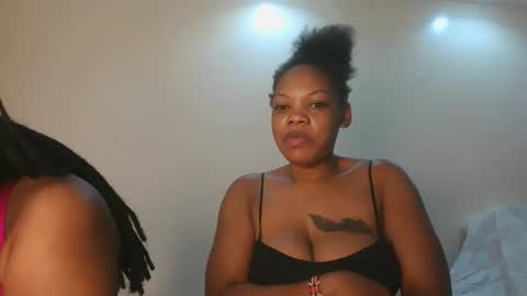 sexy_lyna online show from February 17, 2026, 12:23 pm