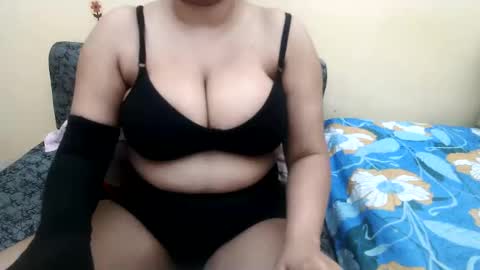 sexy_mandakini online show from April 10, 2026, 6:18 am