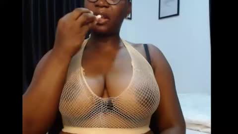 Snapshot of sexy_pearl12 chatting on May 31, 2026, 7:15 am zoe online show from May 31, 2026, 7:15 am