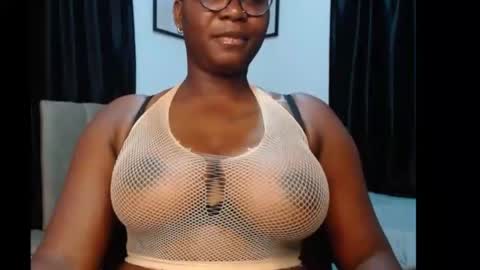 Snapshot of sexy_pearl12 chatting on June 13, 2026, 7:06 am zoe online show from June 13, 2026, 7:06 am