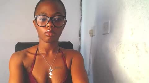 Snapshot of sexy_slimebony chatting on October 26, 2025, 8:42 am Rae online show from October 26, 2025, 8:42 am