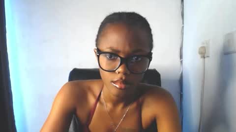 Snapshot of sexy_slimebony chatting on November 7, 2025, 9:09 am Rae online show from November 7, 2025, 9:09 am