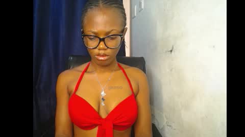 Snapshot of sexy_slimebony chatting on November 7, 2025, 9:26 pm Rae online show from November 7, 2025, 9:26 pm