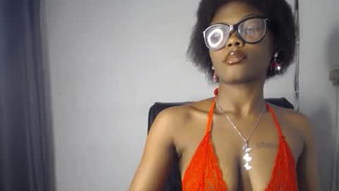 Snapshot of sexy_slimebony chatting on November 12, 2025, 8:41 pm Rae online show from November 12, 2025, 8:41 pm