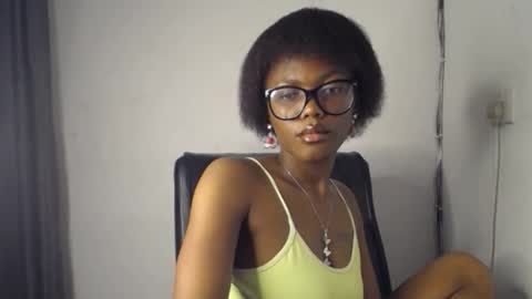 Snapshot of sexy_slimebony chatting on November 13, 2025, 8:52 pm Rae online show from November 13, 2025, 8:52 pm