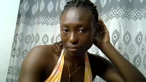 Snapshot of sexy_zola chatting on July 27, 2026, 10:17 pm Im Zola online show from July 27, 2026, 10:17 pm