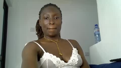 Snapshot of sexy_zola chatting on July 28, 2026, 8:52 pm Im Zola online show from July 28, 2026, 8:52 pm