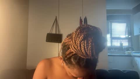 sexyasszeeee online show from February 27, 2026, 11:21 am