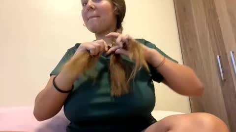 Snapshot of sexyayo666 chatting on September 10, 2025, 5:02 pm ALAYA online show from September 10, 2025, 5:02 pm