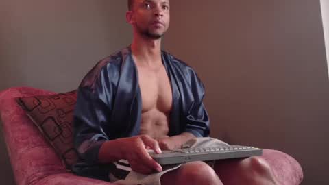 Snapshot of sexyblack1993 chatting on February 18, 2025, 10:27 am sexyblack online show from February 18, 2025, 10:27 am