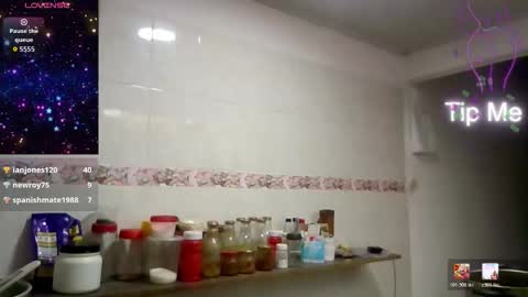 sexychubbyanna online show from March 25, 2026, 9:43 pm