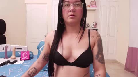 Snapshot of sexyeva_25 chatting on October 7, 2025, 4:09 am Eva online show from October 7, 2025, 4:09 am