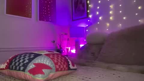 Ashley Love online show from April 1, 2026, 7:31 am