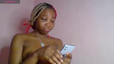 Snapshot of sexyhotbody_haileyxx chatting on October 17, 2025, 12:19 pm Hailey online show from October 17, 2025, 12:19 pm