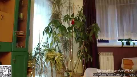 Jenny online show from June 11, 2026, 7:39 am