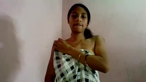 Snapshot of sexyjolie586 chatting on July 22, 2026, 6:05 am sexyjolie586 online show from July 22, 2026, 6:05 am