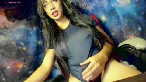 April online show from November 24, 2025, 11:48 pm