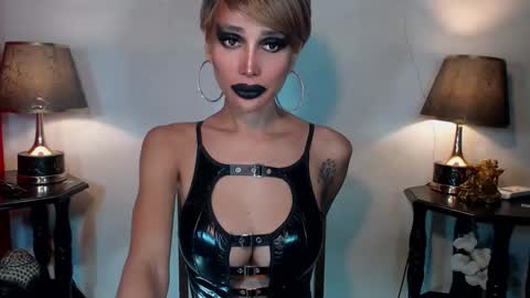 Queen Sofia online show from May 28, 2026, 2:31 am