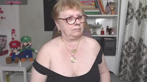 sexylynette4u online show from May 5, 2026, 9:50 am