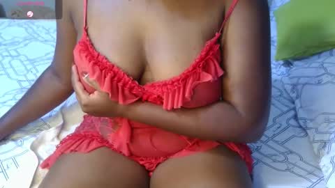 Snapshot of sexymompie chatting on October 23, 2025, 8:40 pm CANDY online show from October 23, 2025, 8:40 pm